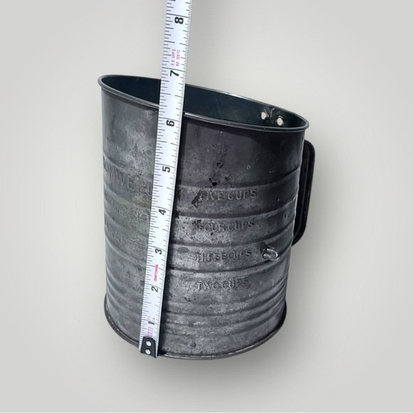 Antique Bromwell Measuring Sifter - 5 Cups - Picture 5 of 14
